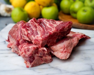 Свинина на кости охлаждённая 1 кг - купить в Терешковке